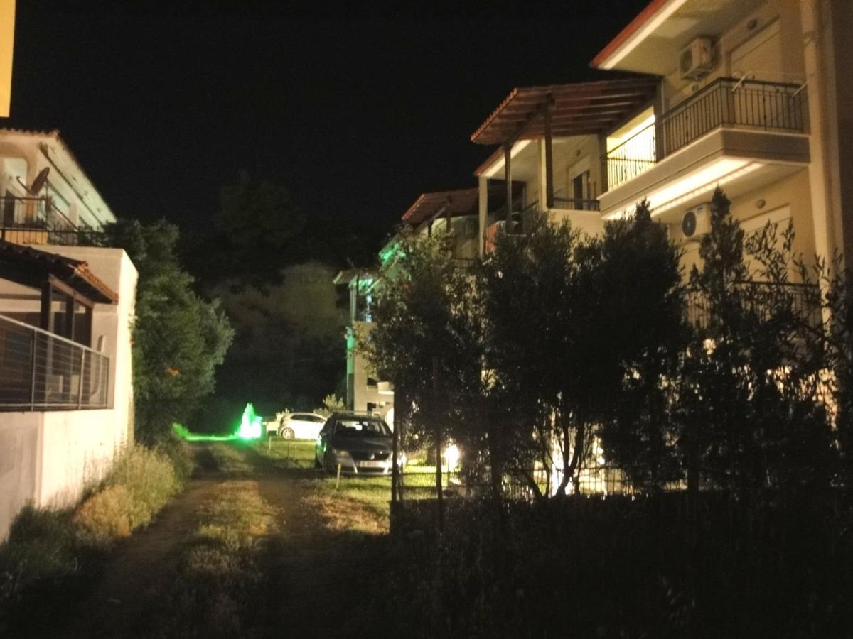 Polychrono Nikos Apartment Bagian luar foto